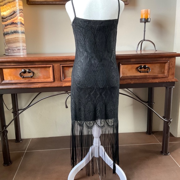 Sassy Lace and Fringe Vintage-Inspired Cocktail Dress. Black Size M - Picture 3 of 9